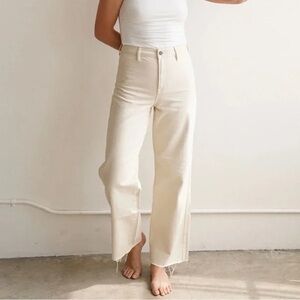 Carly Jean Los Angeles Chelsea Cream Wide-Leg Cropped Jeans Raw Hem size 11